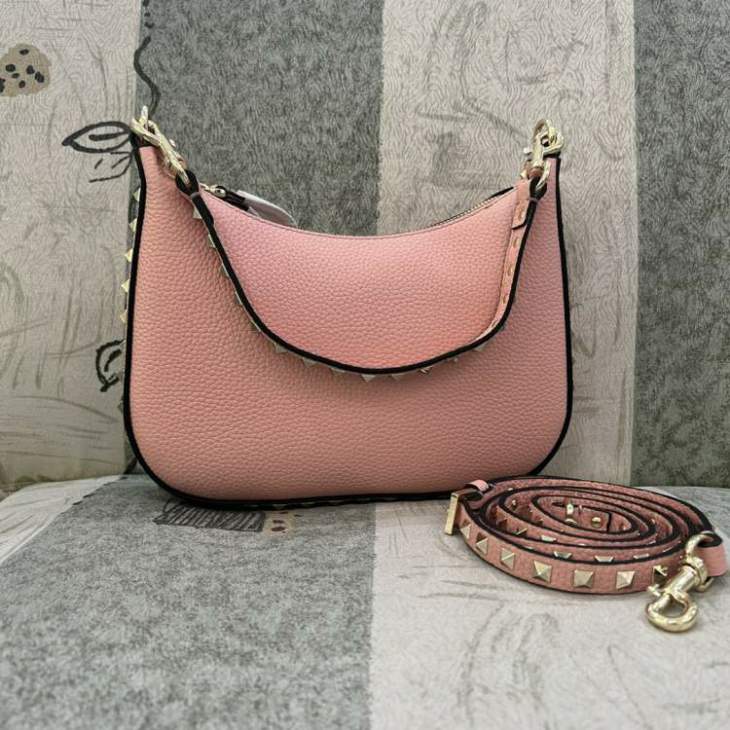 Picture of Valentino Handbags _SKUfw157224431fw
